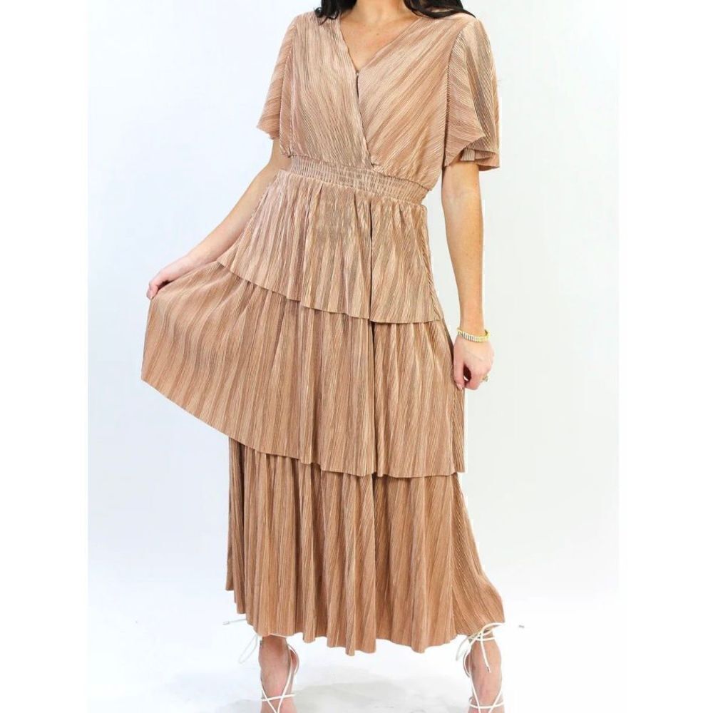 Skies Are Blue Champagne Short Sleeve Tiered MIDI Dress Size Small NEW